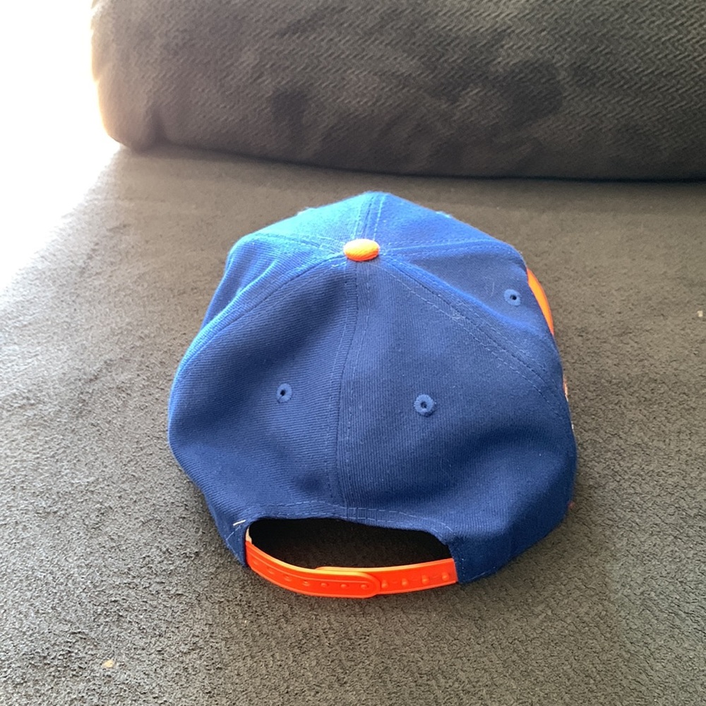 Snap back Hat - Picture 4 of 8